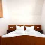 ゲストハウス Waldschloesschen Und Spezialitaetenrestaurant