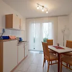 Waldschloesschen Und Spezialitaetenrestaurant ゲストハウス オーバーホーフ