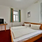 Waldschloesschen Und Spezialitaetenrestaurant ゲストハウス