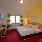 Waldschloesschen Und Spezialitaetenrestaurant ゲストハウス