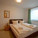 Waldschloesschen Und Spezialitaetenrestaurant 3* オーバーホーフ