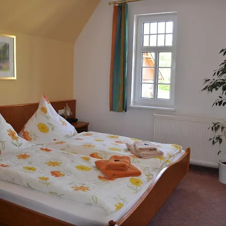 Waldschloesschen Und Spezialitaetenrestaurant Гостевой дом Оберхоф