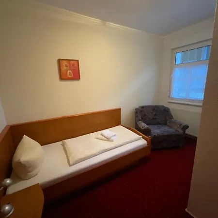 Waldschloesschen Und Spezialitaetenrestaurant Pensionat Oberhof (Thuringia)