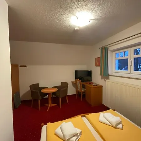 Гостевой дом Waldschloesschen Und Spezialitaetenrestaurant Оберхоф