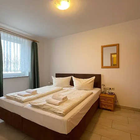 Waldschloesschen Und Spezialitaetenrestaurant Oberhof (Thuringia)