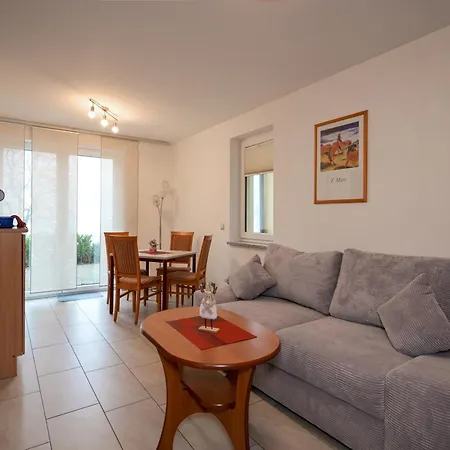 Waldschloesschen Und Spezialitaetenrestaurant Konukevi