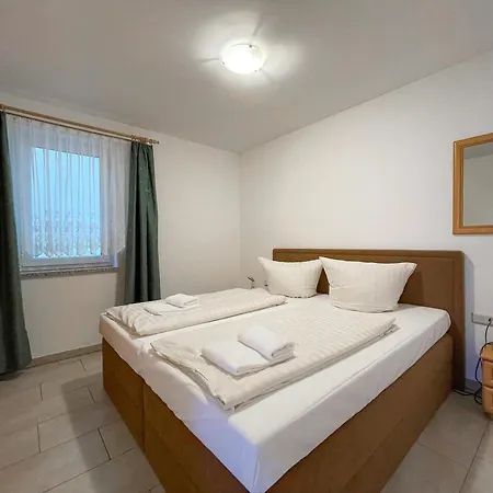 Waldschloesschen Und Spezialitaetenrestaurant Konukevi Oberhof (Thuringia)