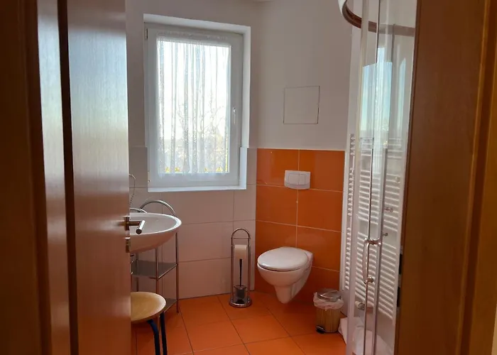 Konukevi Waldschloesschen Und Spezialitaetenrestaurant 3*