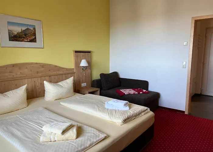 Waldschloesschen Und Spezialitaetenrestaurant Konukevi Oberhof (Thuringia)