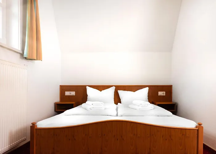 Konukevi Waldschloesschen Und Spezialitaetenrestaurant