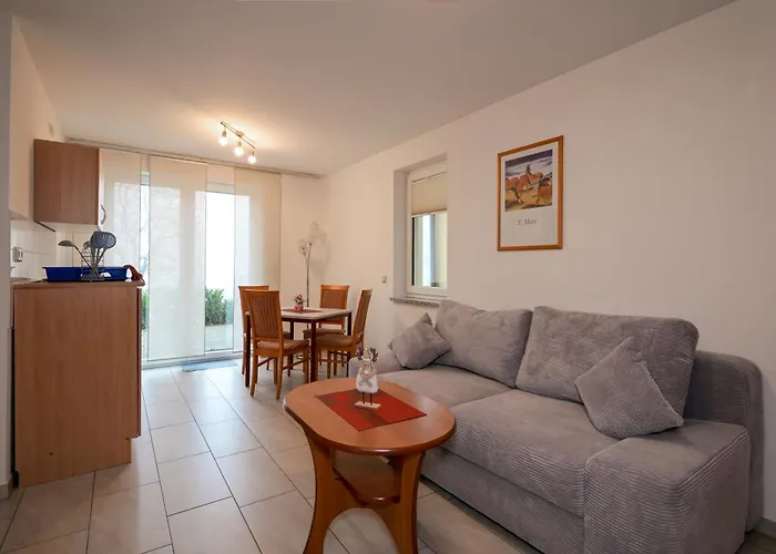 Waldschloesschen Und Spezialitaetenrestaurant Konukevi