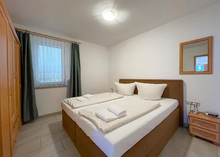 Waldschloesschen Und Spezialitaetenrestaurant Konukevi Oberhof (Thuringia)