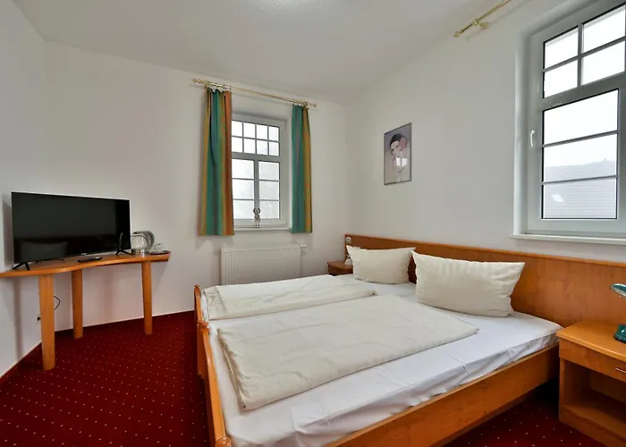 Waldschloesschen Und Spezialitaetenrestaurant Konukevi