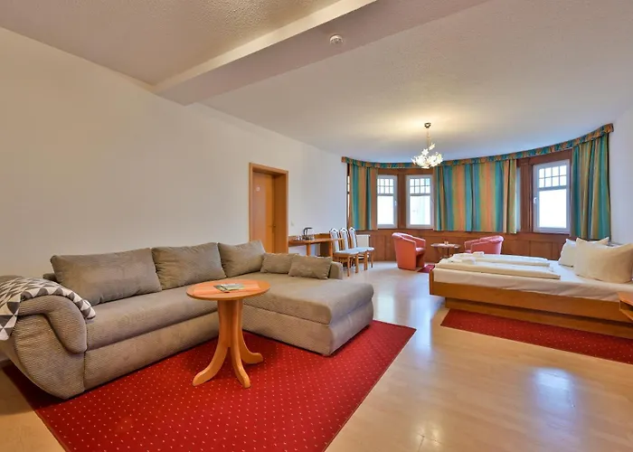 Waldschloesschen Und Spezialitaetenrestaurant Konukevi