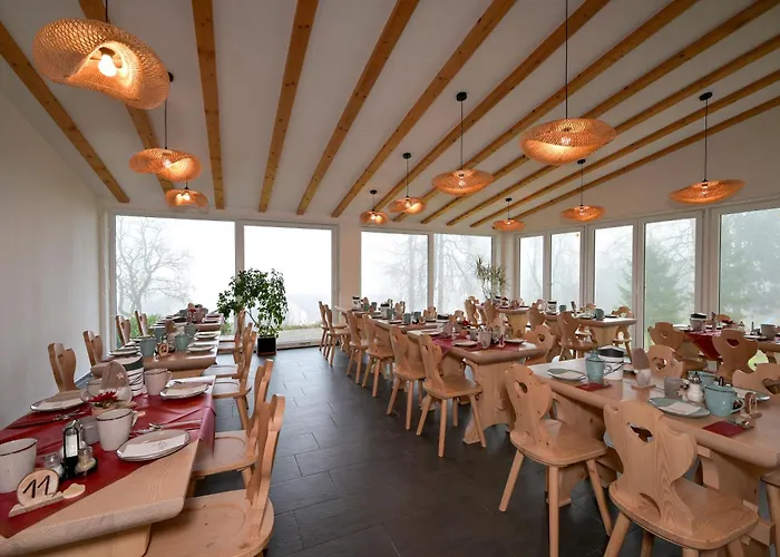 Waldschloesschen Und Spezialitaetenrestaurant Konukevi