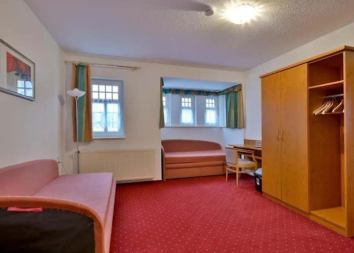 Konukevi Waldschloesschen Und Spezialitaetenrestaurant 3*